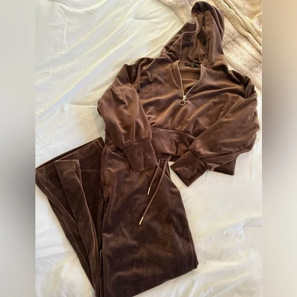 TRUTH BY REPUBLIC | Brown Velvet Sweat Suit - Picture 1 of 1